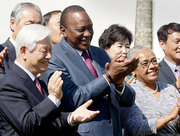 케냐 대통령과 박옥수 목사의 극적 면담과 마인드교육 활성화